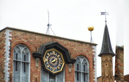 Huis Boechoute, the oldest facade on the square, was the home of Charles II